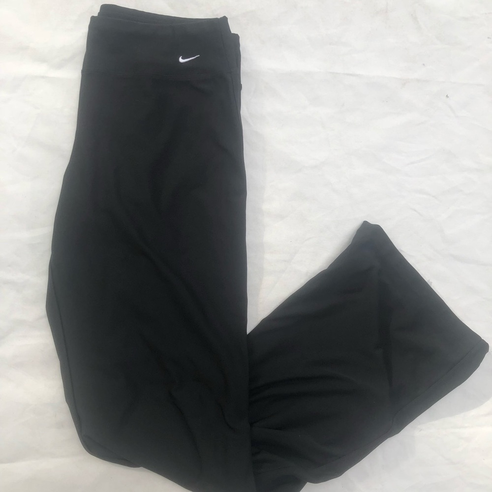 Nike Black DRI-FIT women’s yoga pants size Medium